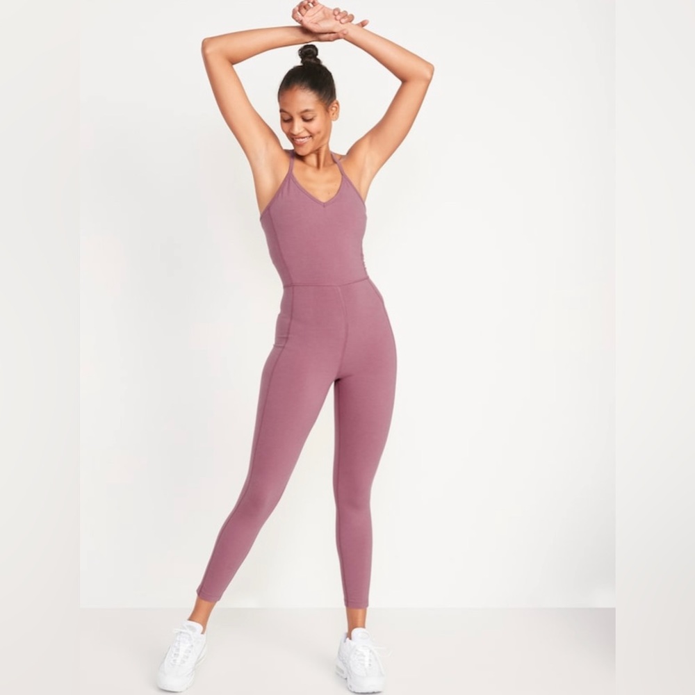 Medium Petite Old Navy power chill 7/8 length cami jumpsuit